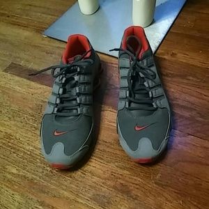 Men's Gray & Red Nike Shox, Size 9.